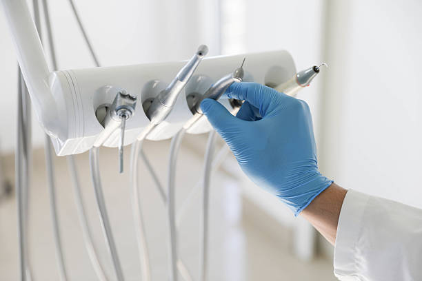 Professional Emergency Dentist technician working in Crest Hill, IL
